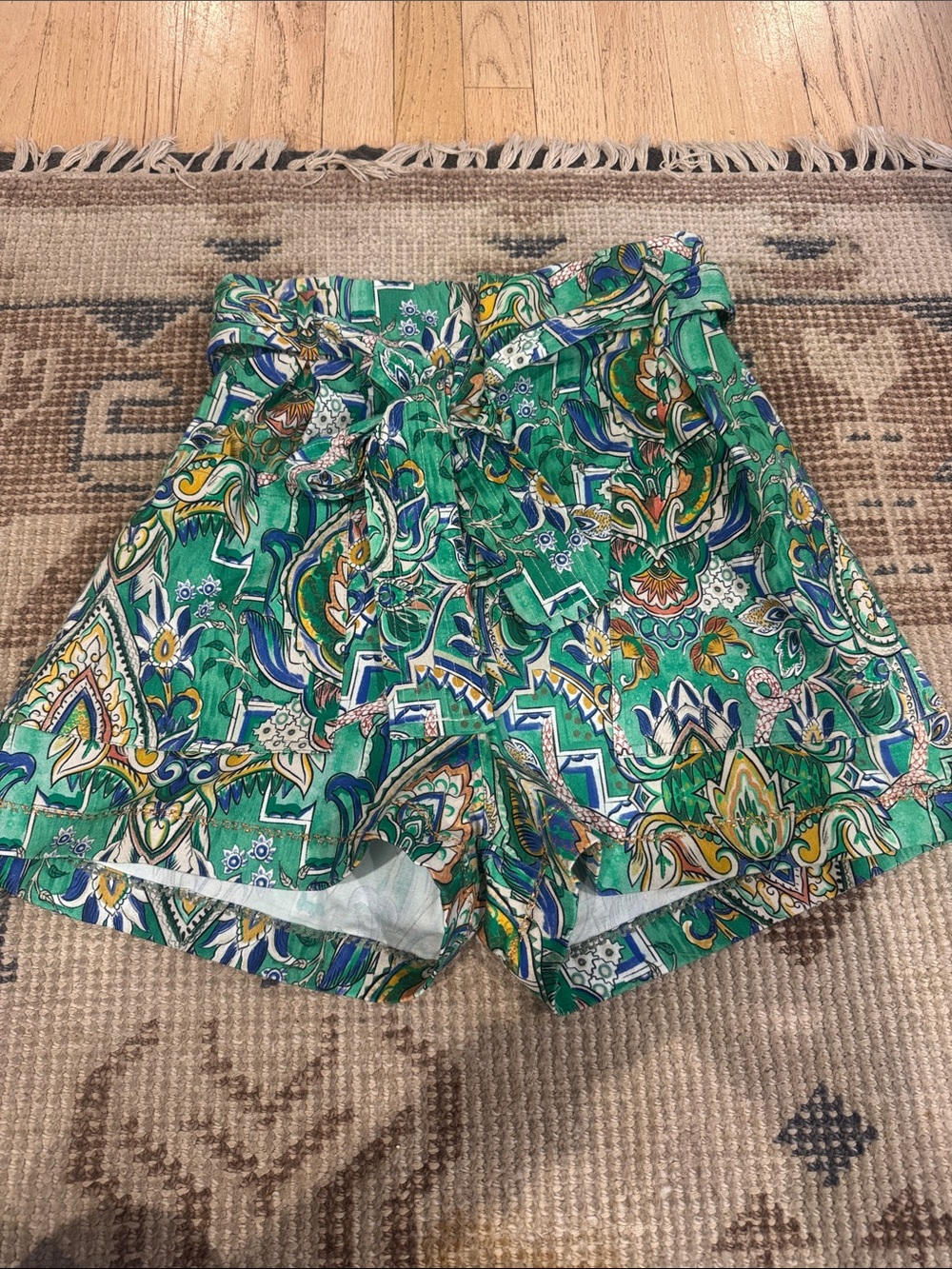 Chufy Green Paisley Print Women's Tie-Waist Shorts